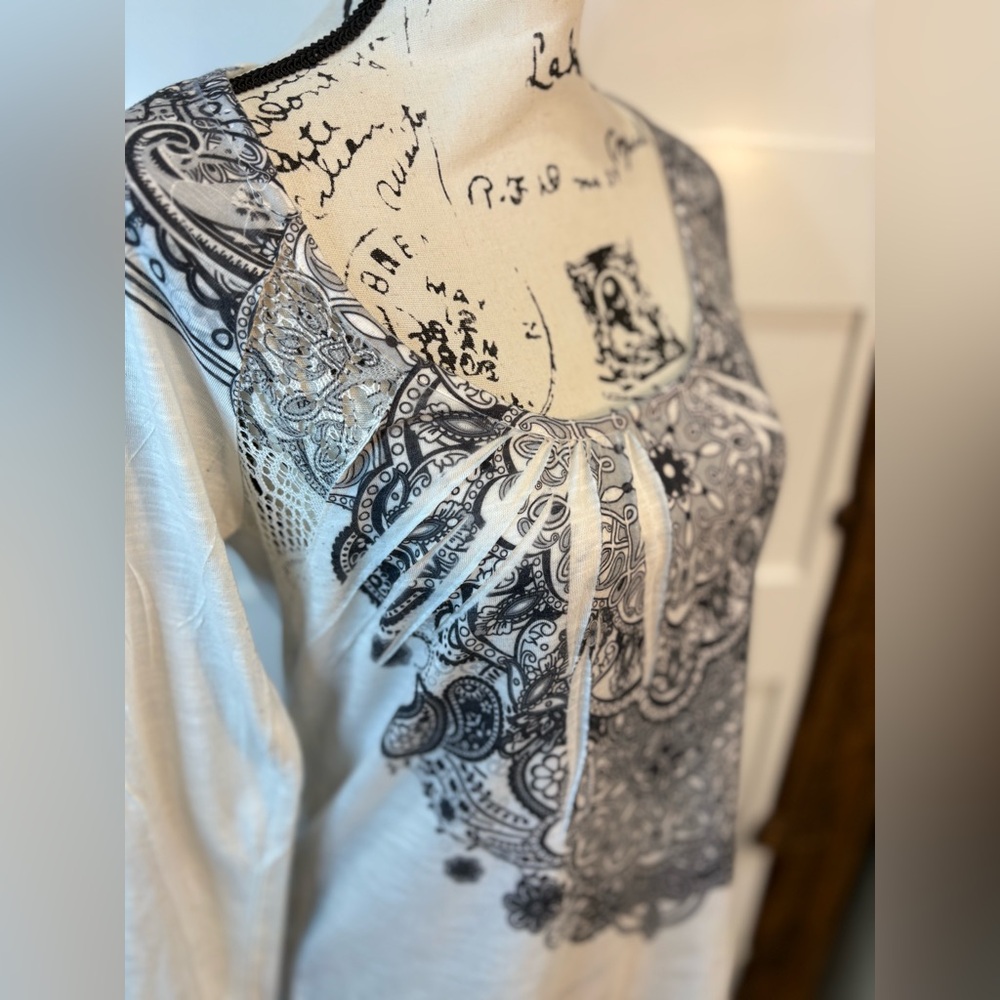 Decree Black & Cream Patterned Long Sleeve Top – Women’s Medium, Boho Style
